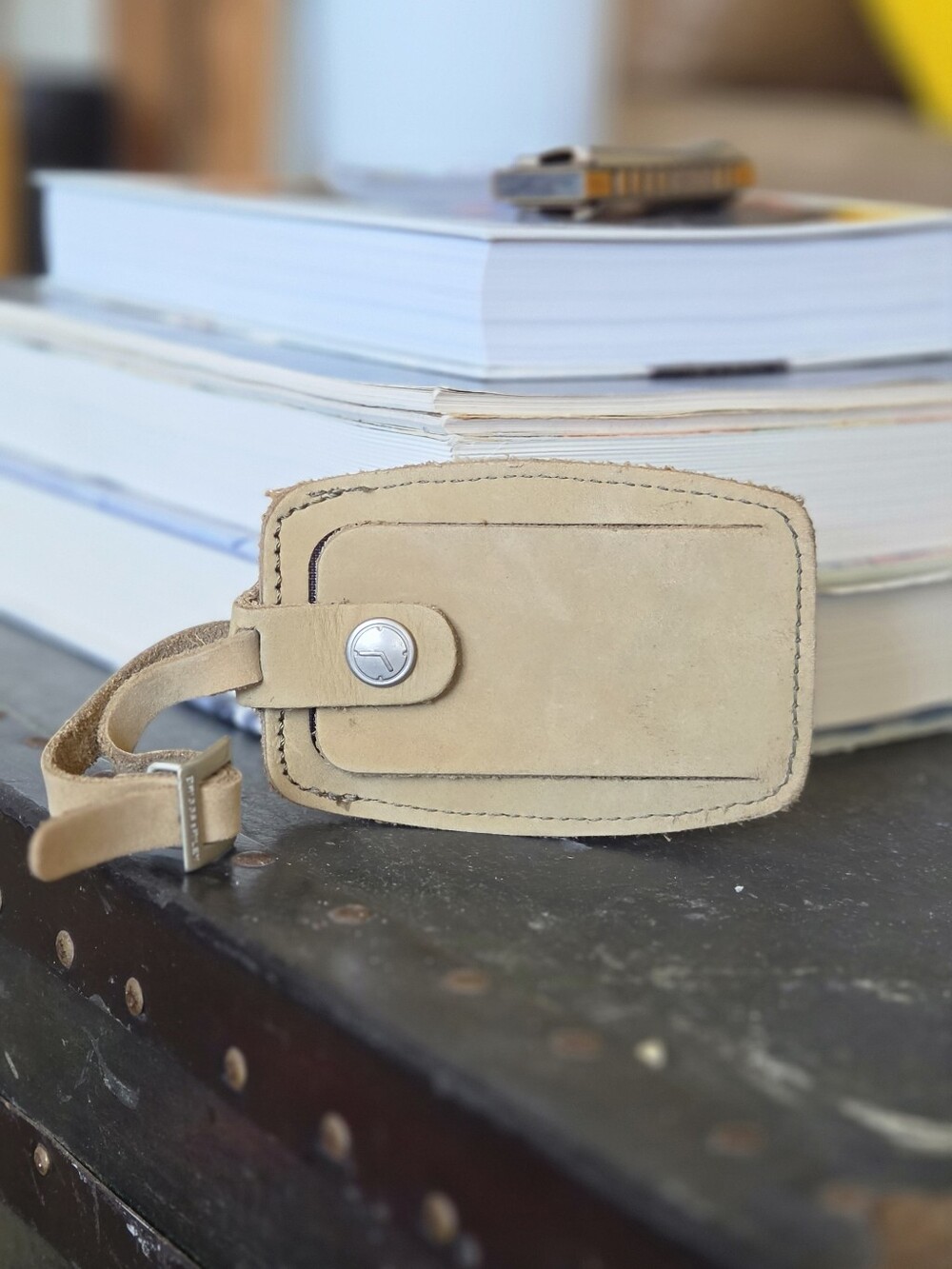 Briggs & Riley Beige Leather Luggage Tag - Picture 2 of 4